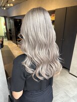 サニー 渋谷(SUNNY)&nbsp;バレイヤージュ、ハイライト、レイヤーロング、グレーベージュ