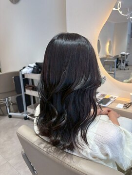 ルーチェココ ブラン(Lu'ce coco blanc) ナチュラルブラックの美髪ストレート