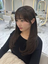 アイユー(ii+U)&nbsp;レイヤーカット　オリーブグレージュ　顔まわりカット