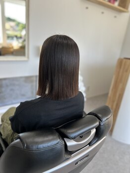 ナミアンド(Nami &.)の写真/【今治】マンツーマンで叶える大人の髪質改善。加齢のパサつきを、厳選トリートメントで上品な艶髪へ。