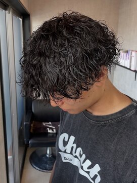 シザーハンズ(Scissorhands) 波巻きパーマ