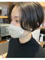 ロカ(roka)&nbsp;黒髪×センター分けのハンサムショート　20代30代40代50代