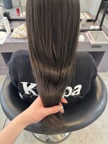 ニィ(2iee.)&nbsp;アッシュグレージュ