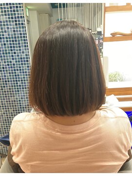 スタジオ アルファプラス 日暮里店(studio α+) ステップボーンカットカットボブショートハイライト白髪ぼかし