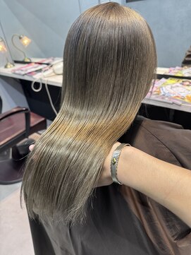 エレナ(elena) ホワイトグレージュ