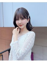 エル バイ ホーム(L by HOME)&nbsp;透明感グレージュ　ブリーチあり　透け感カラー　ミディアムヘア