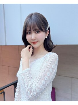 エル バイ ホーム(L by HOME) 透明感グレージュ　ブリーチあり　透け感カラー　ミディアムヘア