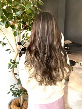 ミチ ノア(mich-nor-) ギャルにならないハイライト◎20代30代40代