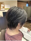 ショートボブ・50代・清潔感・グレイヘア・白髪ぼかし