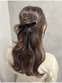 上品な編み込みハーフアップで特別な日にも◎
