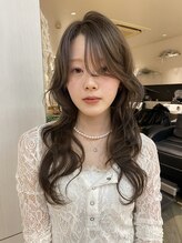 ローグ(Logue)&nbsp;動きのでやすいレイヤーカット/透明感グレージュ