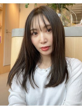 シダ(sida SAIIN) 20代30代髪質改善ストレート前髪カット