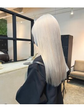 ヴィオラカラー(VIOLLA COLOR) ハイトーンカラー×艶ストレート/小倉