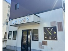 オリバー 小船越(ORiVER)の雰囲気(外観の写真になります。裏が駐車場になってます。)