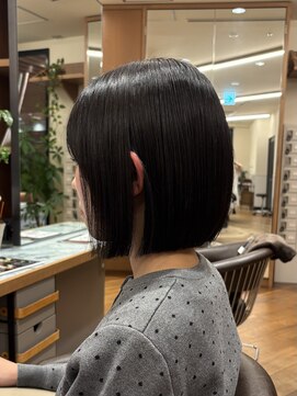 オアシスアヴェダ(OASIS AVEDA) ストンボブ／切りっぱなしボブ／重めボブ