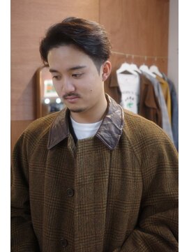 エディ(Edy) センターパート刈り上げメンズ眉毛カット外国人風ブラウンカラー