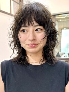 ナループロアポンテ(Nalu pu loa PONTE) パーマミディアムパーマレイヤーパーマウェーブパーマウルフヘア