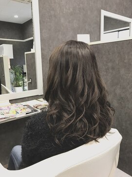 エルシエロ(EL CIELO) ツヤ髪ヘアー