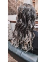 キートス ヘアーライフクリエイター(kiitos hair life creator)&nbsp;エアタッチかけるので大人ハイライト