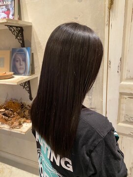 カムジーヘッド(COMEGHEAD) インナーカラーイヤリングカラーブリーチ髪質改善トリートメント