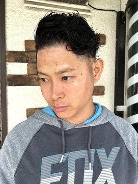 スタンドバーバー 柏(STAND BARBER) マッシュパーマ/ウルフ/アッシュブラック/カルマパーマ/柏