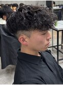 スパイラルパーマスペインカール黒髪前下がり刈り上げ