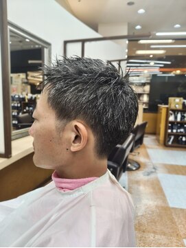 エムスリーヘア アイワイ 幕張店(Mlll HAIR IY) 刈り上げ　ビジネススタイル　アップバング　清潔感◎