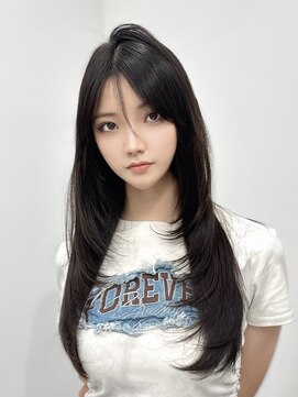 ロムーク 表参道(LOMKH) 小顔ロングレイヤーカット顔周り秋グレージュカラー透明感カラー