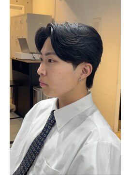 ブルニール 心斎橋(BLEUNIR) ニュアンスパーマ　フェザー　センターパート　ビジネスヘア大人