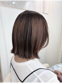 アンブレラカラーのピンクベージュボブ