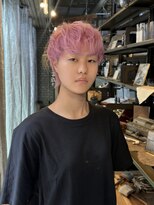 ステップボーンカットオオサカ(STEP BONE CUT OSAKA Via TICK-TOCK)&nbsp;洒落感たっぷりピンクショートウルフ/デザインカラー/大阪梅田