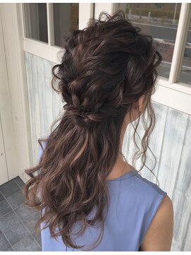 マスト ヘアー(must hair) ハーフアップ