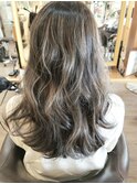 ハイライト×ロングヘア×グレー
