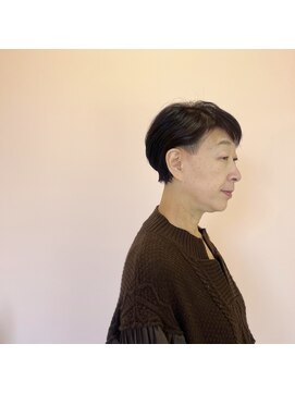 髪と化粧 スピカ ポイント刈り上げ