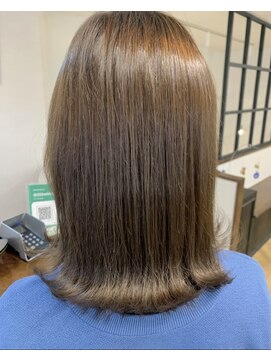 インビテーション(invitation) アッシュベージュ