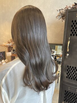 アチーブリス(achieve Liss) 透け感ウェーブロング くすみオリーブグレージュ