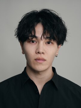 バイフィフス 原宿/表参道(by fifth) 30代ビジネスセンターパートセンター分けシャドウパーマ刈り上げ