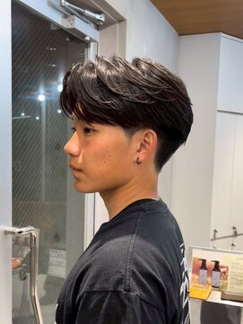 ニコ トウキョウ ロジック(nico TOKYO Logic) センターパートニュアンスパーマフェザーパーマ