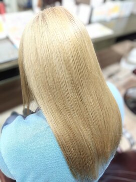 ビーズ ノイ(BEE´Z ＮＥＵ) 微還元ストレートハイトーン9.17刈り上げセンターパート