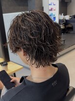 エデアンルクラ 下通(EDEAN Leclat)&nbsp;熊本サーフカール メンズスパイラルパーマ センターパート