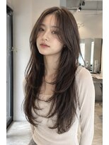 レス(Les.)&nbsp;ミディアムレイヤーバタフライカットハッシュカット小顔ヘア