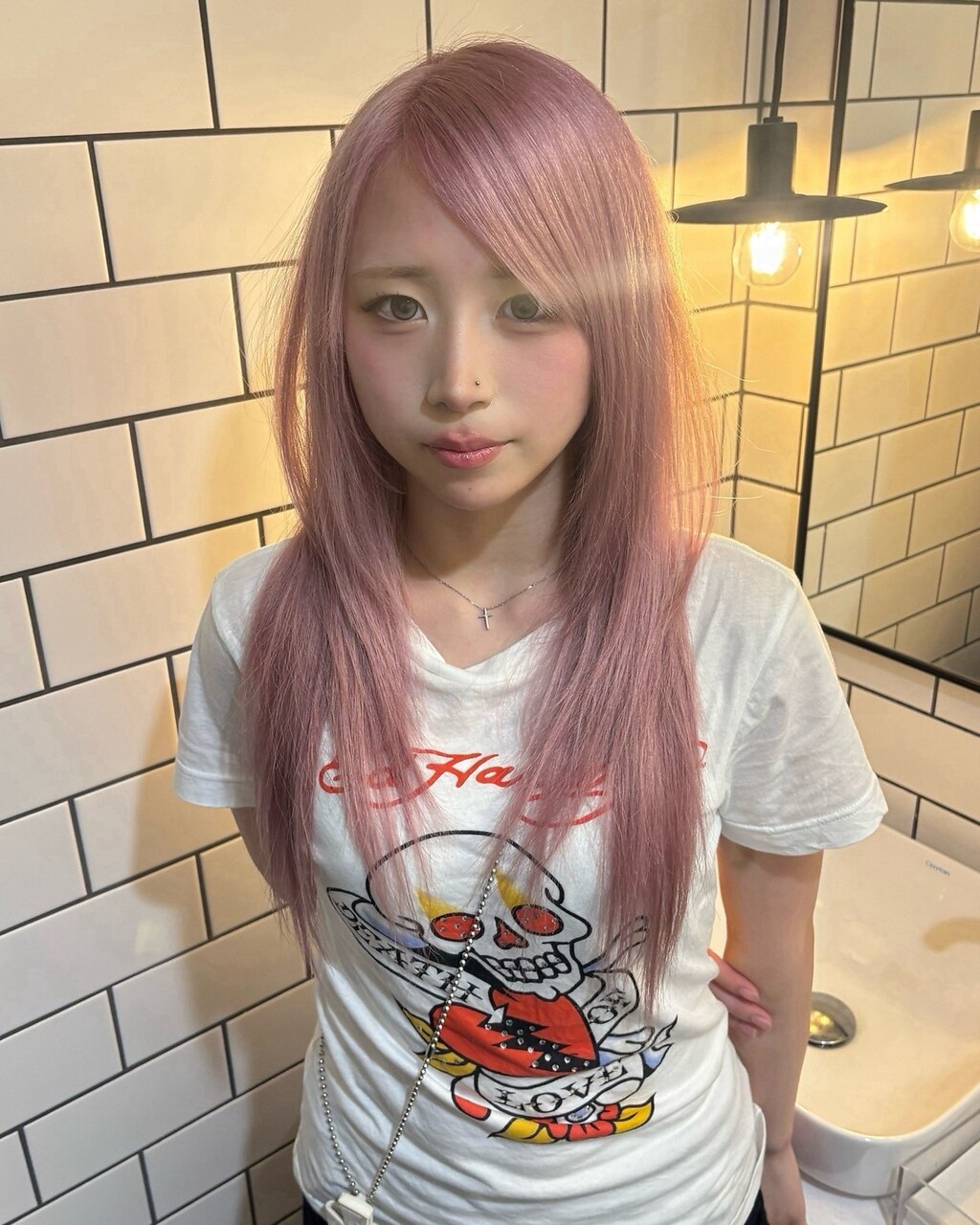 2026年秋】ホワイトピンクアッシュの髪型・ヘアアレンジ｜人気順