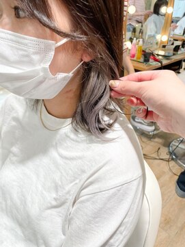 ネオリーブ チロル 横浜西口店(Neolive CiroL.) ホワイトイヤリングカラー