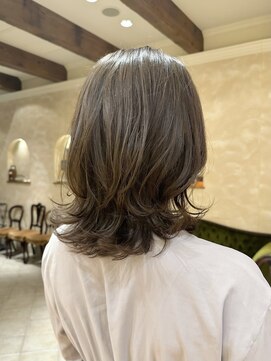 ビュートリアム265(BEAUTRIUM 265) ミディアムレイヤー/レイヤーカット/ベージュ/くびれヘア/銀座