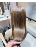 ツヤ感輝く美髪スタイル