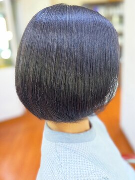 アークスヘアー 20代30代40代髪質改善カラーショコラアッシュ前下がりショート