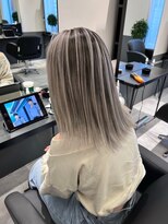 シエラ 南船場(CIERA.)&nbsp;ヘアカラーグレージュアンブレラカラーショートボブ 50代