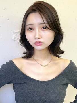 ヴェイン 渋谷(vain) 20代 ミディアムヘア センターパート 韓国風 艶髪 透明感カラー