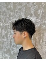 コワファースト長崎シャンプーボーイ 2nd(COIFF1RST 長崎 SHAMPOO BOY)&nbsp;刈り上げマッシュセンターパートメンズカット