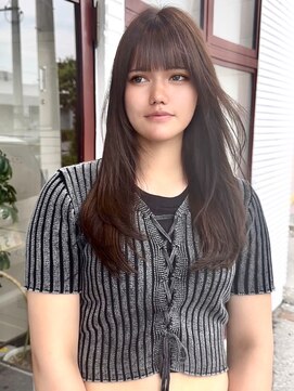 ジゼラ(GISELA) レイヤーカット グレージュ シースルーバング